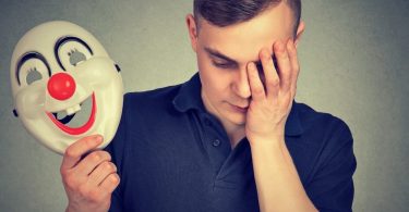 Il suicidio è la seconda causa di morte tra le giovani e i giovani